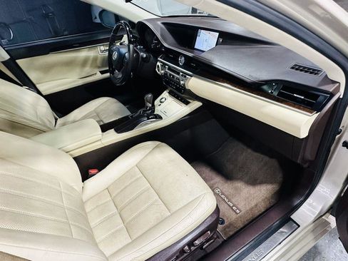 Used 2018 Lexus ES 350 w/ Luxury Package w/Wood Trim FWD image 42