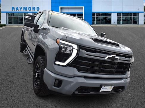 Used 2024 Chevrolet Silverado 2500 LT w/ Z71 Sport Edition image 9