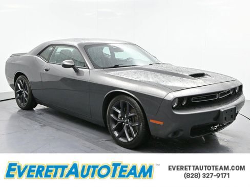 Used 2022 Dodge Challenger GT RWD image 1