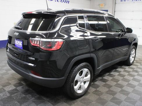 Used 2022 Jeep Compass Latitude w/ Sun and Sound Group AWD/4WD image 6