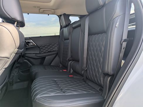 New 2025 Mitsubishi Outlander SEL image 14