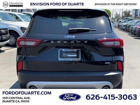New 2025 Ford Escape SE image 9