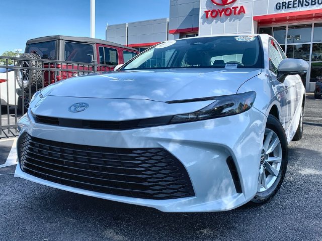 Used 2026 Toyota Camry LE w/ Convenience Package FWD image 1
