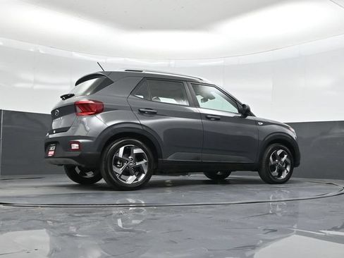 Used 2024 Hyundai Venue SEL FWD image 43