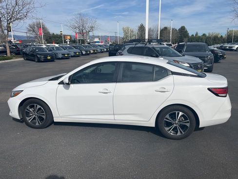 Used 2023 Nissan Sentra SV image 2