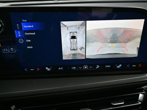 New 2026 Chevrolet Traverse LT FWD image 19