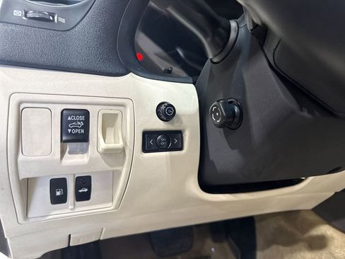 Used 2010 Lexus IS 250C image 64