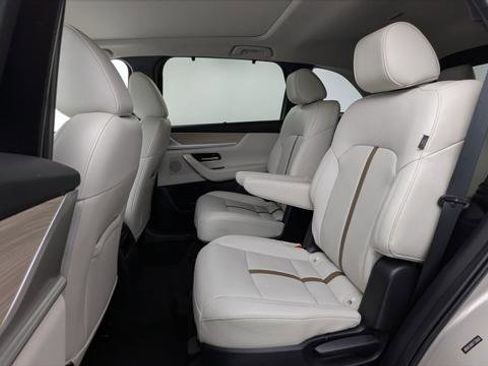 Used 2024 MAZDA CX-90 Plug-In Hybrid w/ Premium Plus image 17