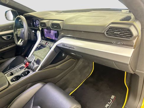 Used 2020 Lamborghini Urus AWD/4WD image 31
