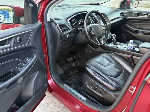 Used 2016 Ford Edge Titanium w/ Technology Package AWD/4WD image 2