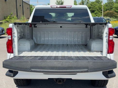 Used 2024 Chevrolet Silverado 1500 RST AWD/4WD image 9