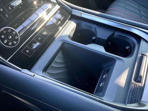 Used 2025 Nissan Armada PRO-4X image 18