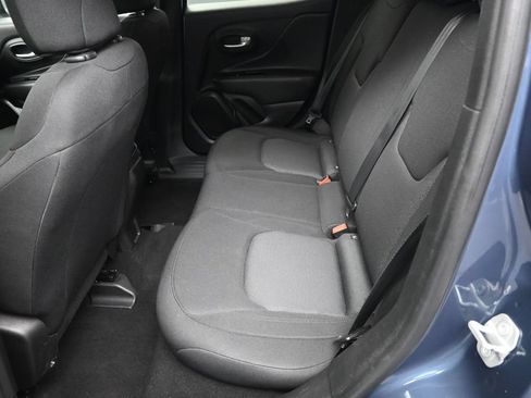 Used 2023 Jeep Renegade Latitude AWD/4WD image 28