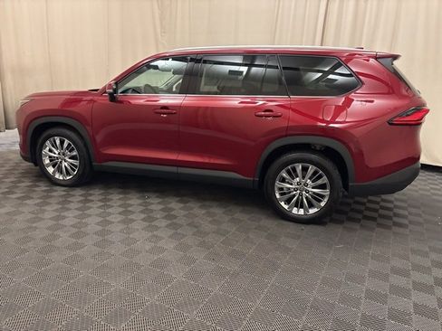 Used 2024 Toyota Grand Highlander Platinum image 8