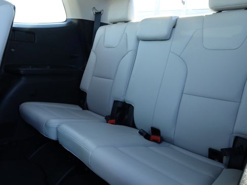 Used 2022 Kia Telluride EX w/ EX Premium Package image 11