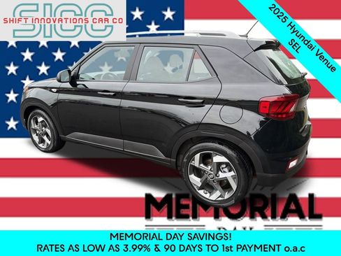 Used 2025 Hyundai Venue SEL FWD image 4
