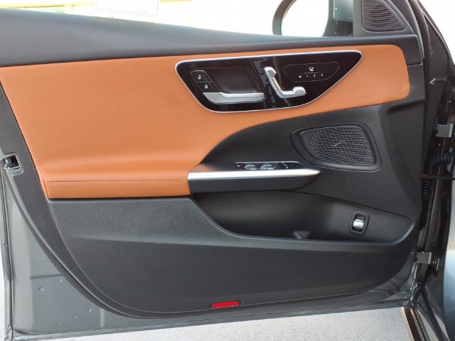 Used 2023 Mercedes-Benz C 300 Sedan image 12