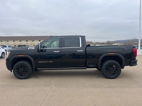 Used 2023 GMC Sierra 3500 Denali w/ Denali Black Diamond Edition image 11