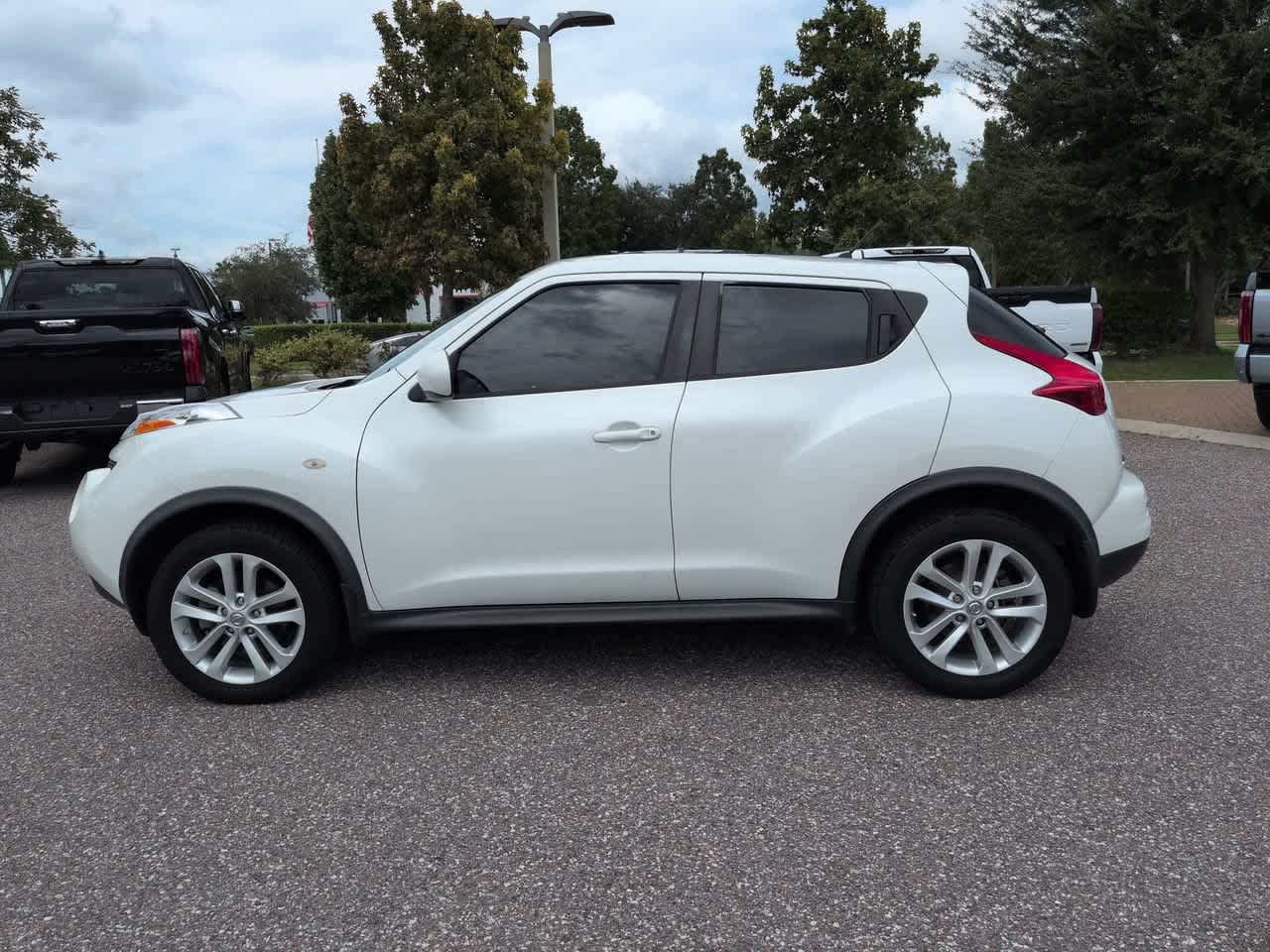 Used 2014 Nissan Juke S FWD image 3
