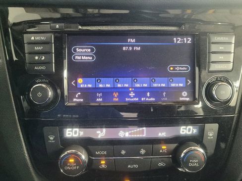 Used 2020 Nissan Rogue Sport SL w/ Premium Package image 25