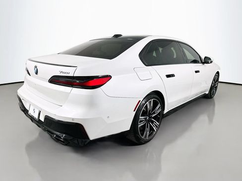 Certified 2024 BMW 760i xDrive w/ Executive Package AWD/4WD image 5