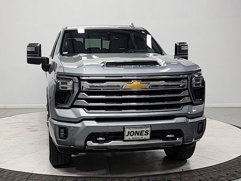 Used 2024 Chevrolet Silverado 2500 High Country w/ Technology Package image 2