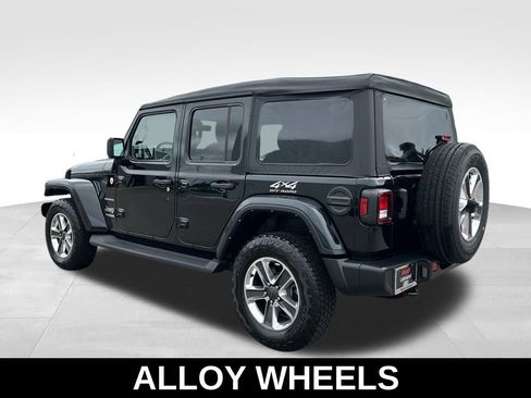 Used 2022 Jeep Wrangler Unlimited Sahara AWD/4WD image 3