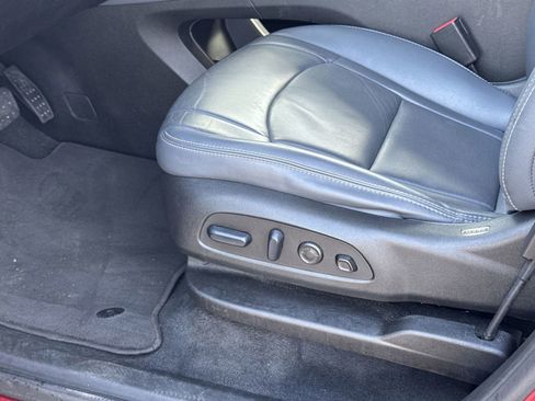 Used 2024 Buick Enclave Premium image 17