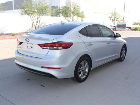 Used 2017 Hyundai Elantra SE image 5