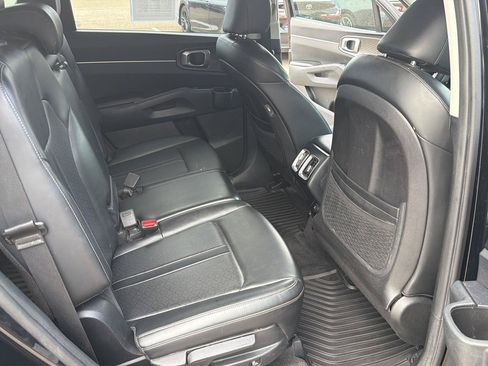 Used 2023 Kia Sorento S w/ Panoramic Sunroof Package FWD image 17