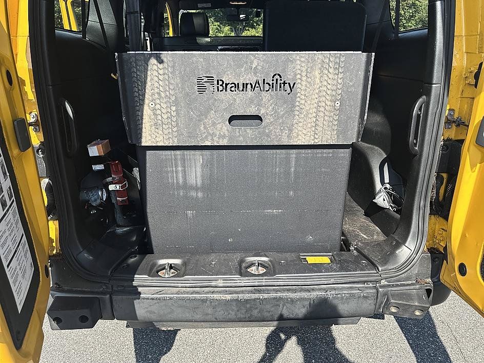 Used 2016 Nissan NV200 FWD image 16