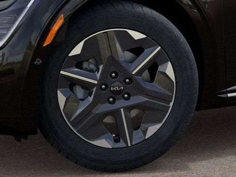 New 2025 Kia EV6 Light w/ Light LR Technology Package AWD/4WD image 9