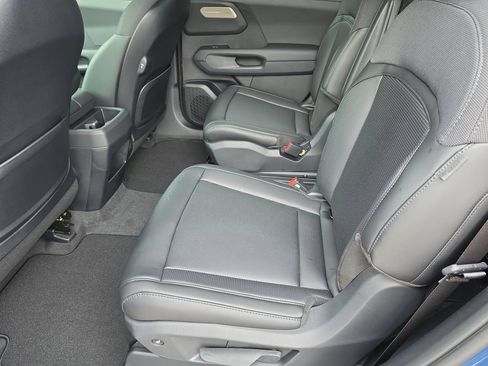 New 2027 Kia Telluride S w/ Towing Package FWD image 17