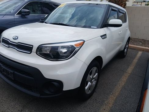 Used 2019 Kia Soul w/ Convenience Package FWD image 1