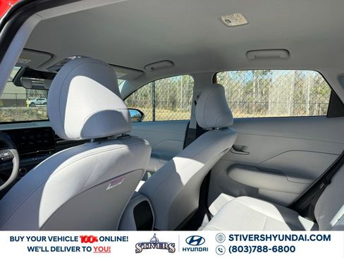 Certified 2025 Hyundai Kona SE image 18
