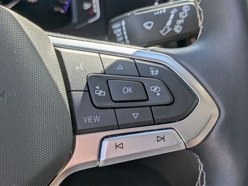 Used 2022 Volkswagen Taos SEL image 19