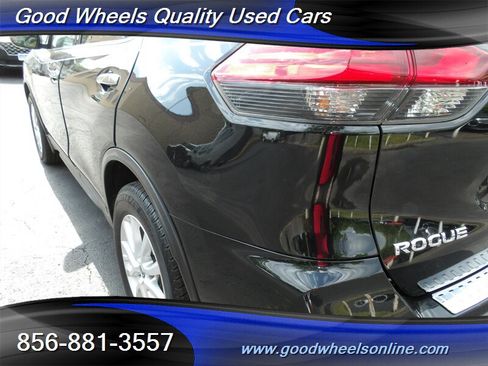 Used 2017 Nissan Rogue SV AWD/4WD image 9