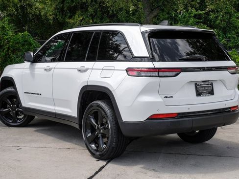 Used 2023 Jeep Grand Cherokee Altitude image 19