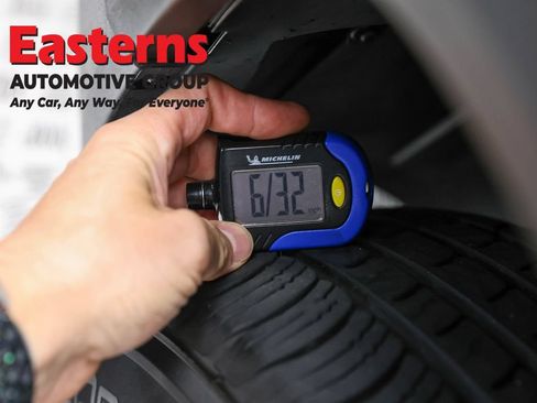 Used 2023 Jeep Renegade Latitude AWD/4WD image 28