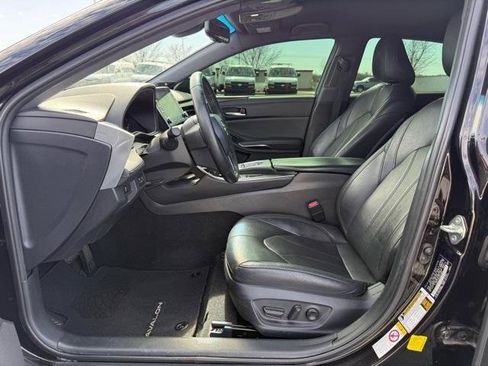 Used 2019 Toyota Avalon XLE w/ Preferred Accessory Package image 23