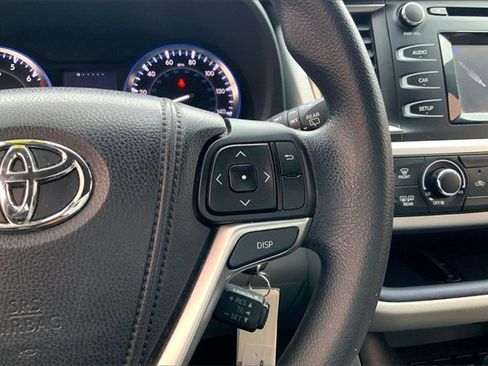 Used 2014 Toyota Highlander LE image 20