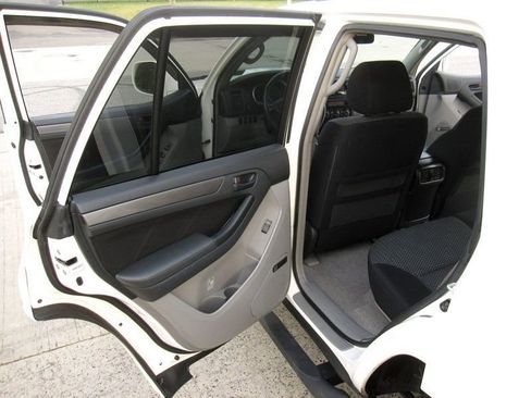 Used 2007 Toyota 4Runner SR5 image 29