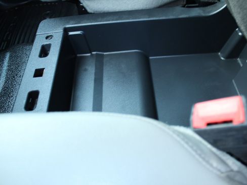 Used 2022 Ford F250 XL w/ Power Equipment Group image 17