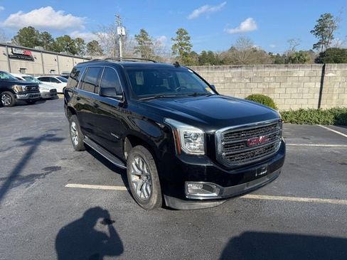 Used 2018 GMC Yukon SLT image 2