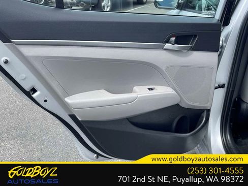 Used 2018 Hyundai Elantra SE w/ Cargo Package FWD image 15