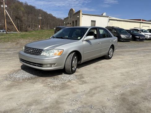 Used 2003 Toyota Avalon XLS FWD image 2