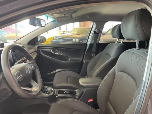 Used 2018 Hyundai Elantra GT image 16