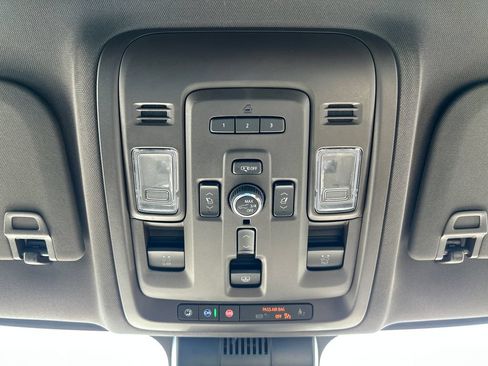 Used 2023 GMC Yukon SLT w/ SLT Premium Package RWD image 22