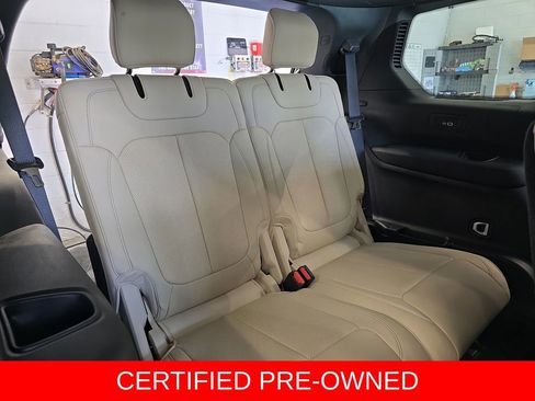 Used 2025 Jeep Grand Cherokee L Limited w/ Luxury Tech Group II AWD/4WD image 13