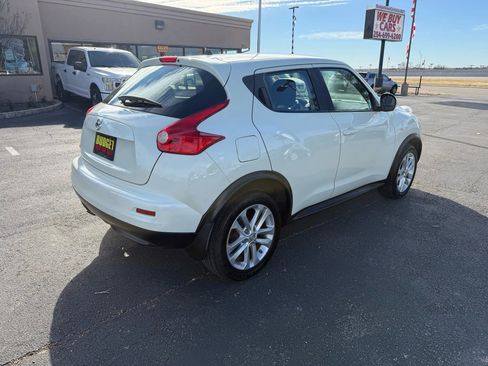 Used 2011 Nissan Juke S image 5